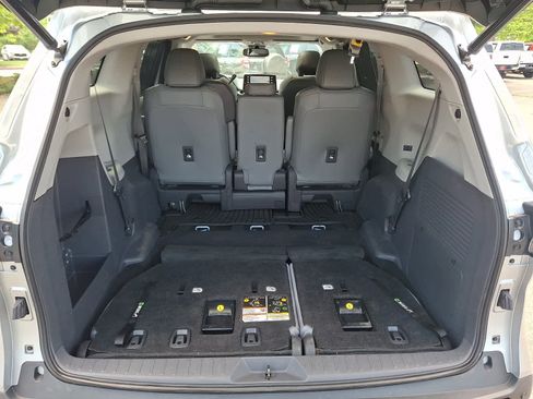 Certified 2021 Toyota Sienna XLE w/ XLE Plus Package FWD image 31