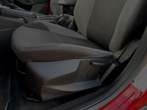 Used 2014 Ford Focus SE FWD image 12