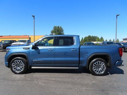 Used 2025 GMC Sierra 1500 Denali Ultimate AWD/4WD image 4