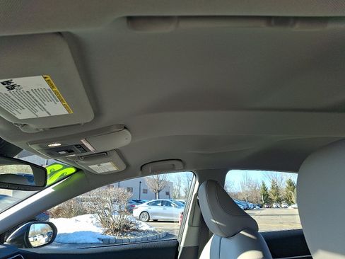 Used 2023 Toyota Camry XLE image 14