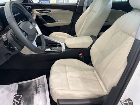 Used 2025 Audi Q5 Premium w/ Convenience Package AWD/4WD image 8