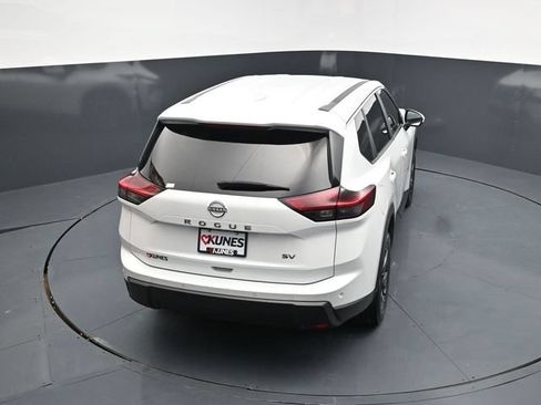 Used 2024 Nissan Rogue SV FWD image 44