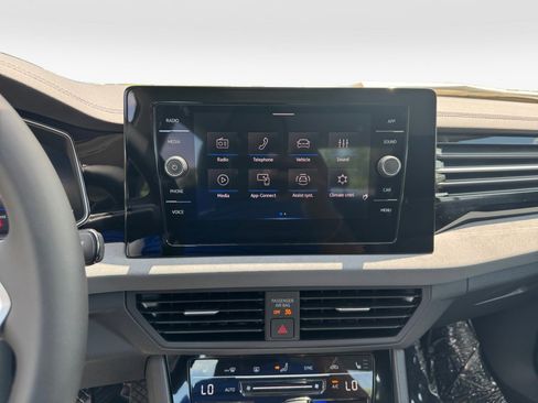 New 2025 Volkswagen Jetta SE image 17