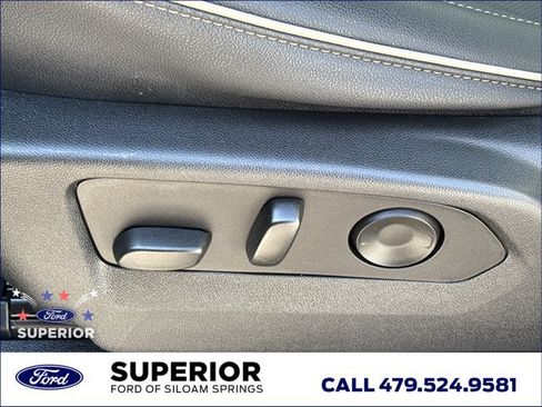 Used 2023 GMC Yukon SLT AWD/4WD image 23