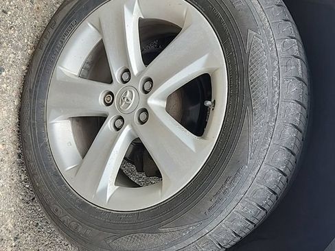 Used 2013 Toyota RAV4 XLE AWD/4WD image 17