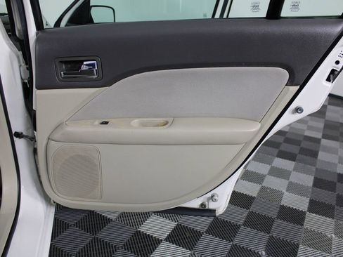 Used 2010 Ford Fusion SE FWD image 21