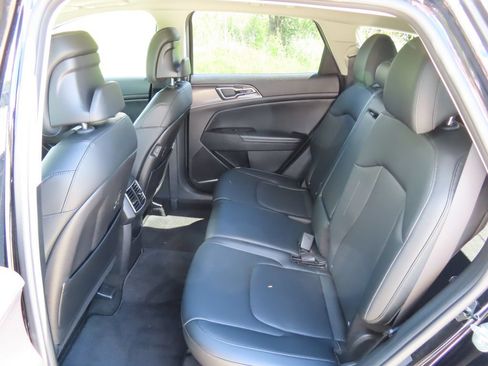 Certified 2023 Kia Sportage SX AWD/4WD image 33