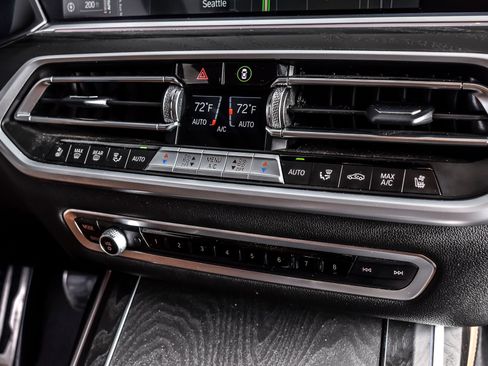 Used 2022 BMW X7 M50i w/ Dynamic Handling Package AWD/4WD image 28