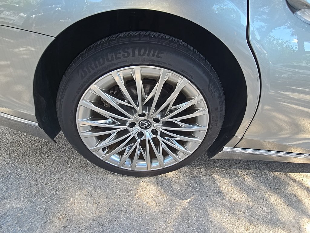 Certified 2024 Lexus LS 500 RWD image 4