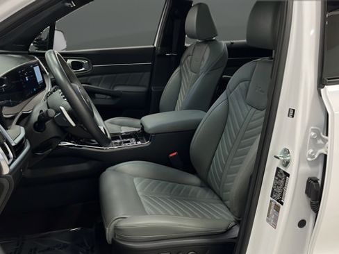 Used 2024 Kia Sorento SX Prestige w/ Sage Leather Package AWD/4WD image 9