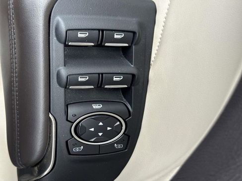 Used 2017 Lincoln MKC Premiere image 19