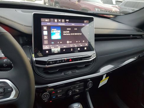 New 2026 Jeep Compass Latitude image 24