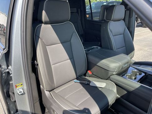 New 2025 Chevrolet Suburban Premier AWD/4WD image 26