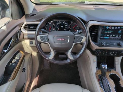 Used 2019 GMC Acadia Denali w/ Technology Package FWD image 16