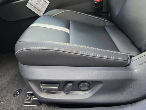 New 2026 Toyota Camry SE w/ Convenience Package FWD image 19