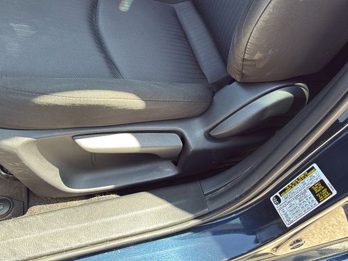 Used 2016 MAZDA MAZDA3 i Sport FWD image 13