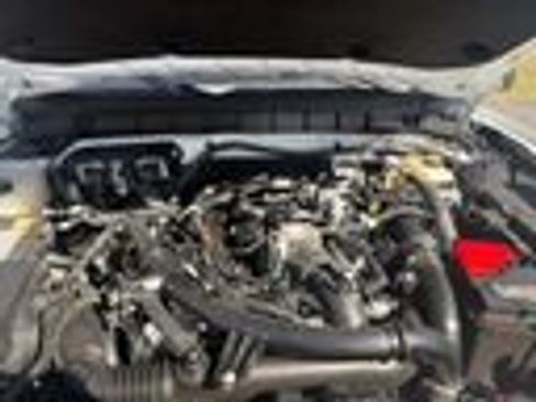 Used 2023 Ford Bronco Badlands image 6