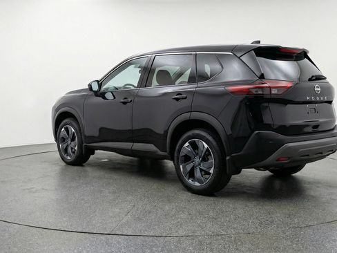 Used 2025 Nissan Rogue SV FWD image 6