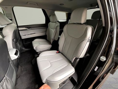 Used 2023 Hyundai Palisade SEL FWD image 22
