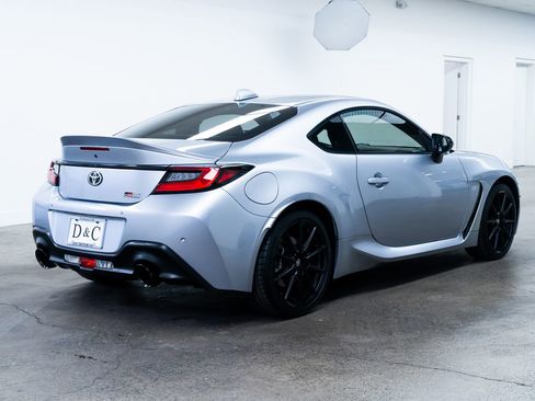 Used 2024 Toyota GR86 Premium RWD image 6