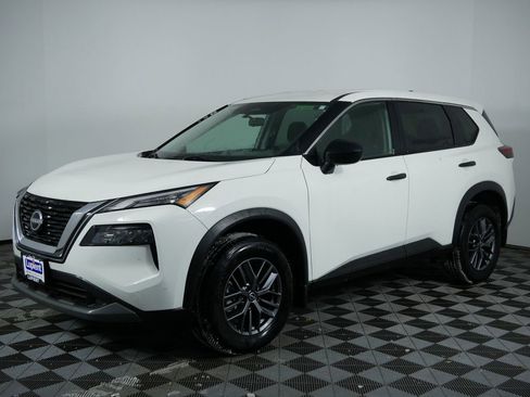 Used 2023 Nissan Rogue S image 4