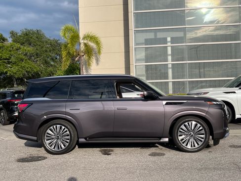 Used 2025 INFINITI QX80 Sensory AWD/4WD image 11