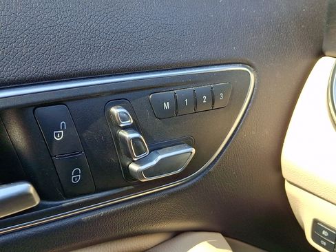 Used 2019 Mercedes-Benz GLA 250 4MATIC image 30