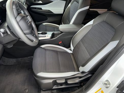 Certified 2024 Buick Envista Preferred w/ Convenience II Package image 2