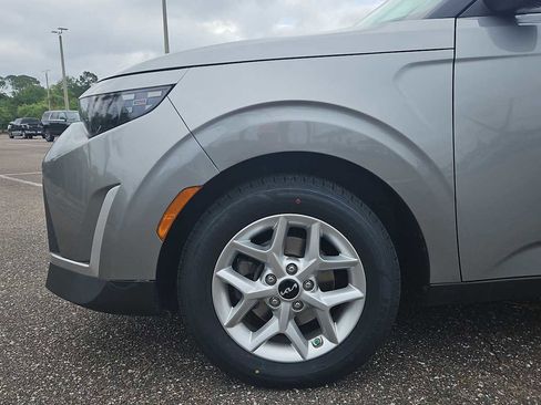 Used 2023 Kia Soul S FWD image 19