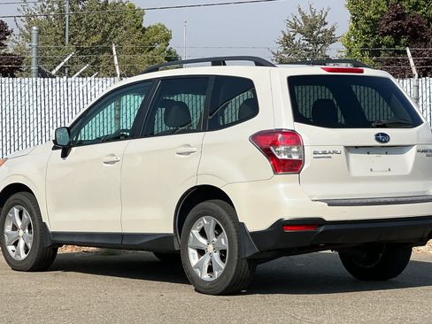Used 2015 Subaru Forester 2.5i Premium AWD/4WD image 5