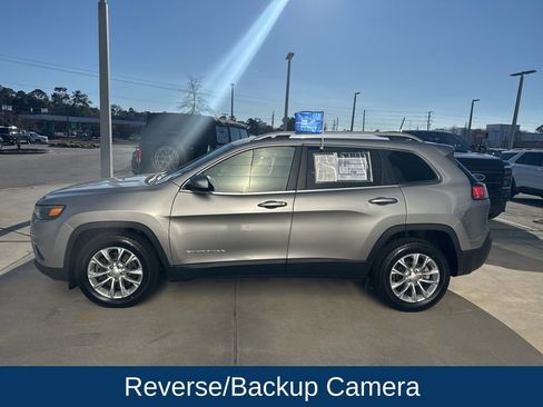 Used 2019 Jeep Cherokee Latitude w/ Popular Appearance Group image 3