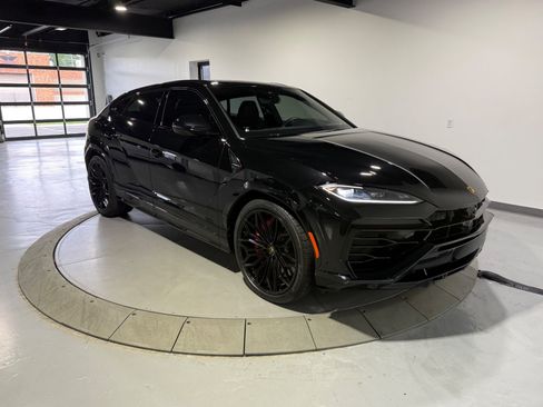Used 2025 Lamborghini Urus SE AWD/4WD image 7