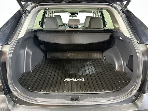 Used 2020 Toyota RAV4 XLE w/ Convenience Package AWD/4WD image 24