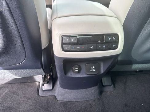 Used 2024 Hyundai Palisade Calligraphy image 21