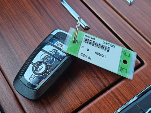 Used 2024 Lincoln Navigator L Reserve w/ Equipment Group 201A image 31