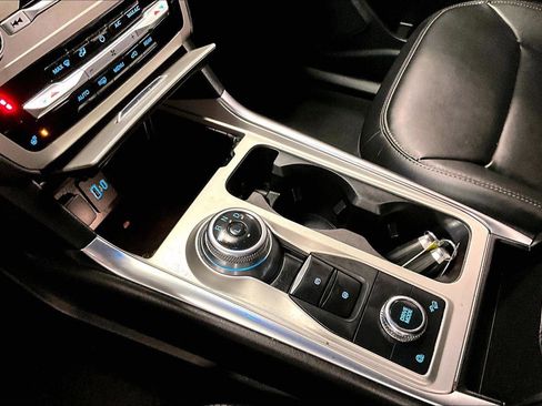 Certified 2022 Ford Explorer XLT w/ Equipment Group 202A image 16