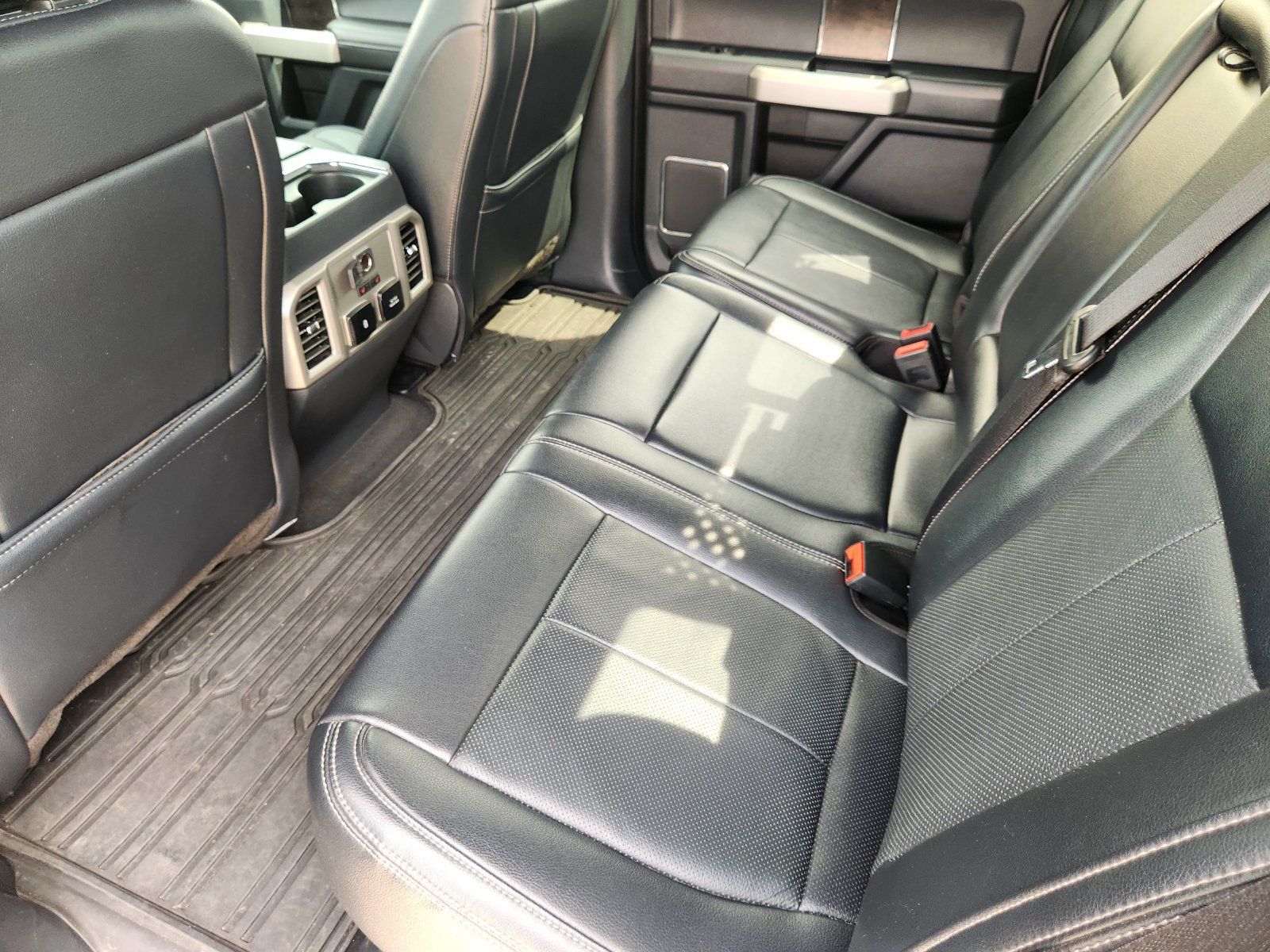 Used 2022 Ford F350 Lariat w/ Lariat Ultimate Package AWD/4WD image 34