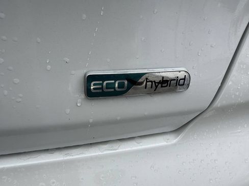 Used 2017 Kia Niro LX FWD image 8