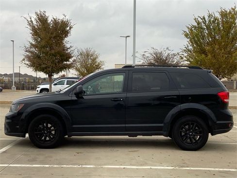 Used 2019 Dodge Journey SE image 20