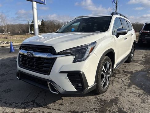 Used 2023 Subaru Ascent Touring image 5