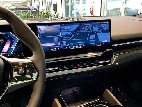 Used 2024 BMW 530i 530i w/ Premium Package image 7