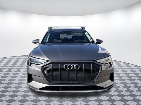 Used 2019 Audi e-tron Prestige w/ Prestige Package AWD/4WD image 2