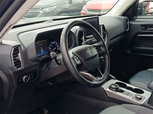 Used 2023 Ford Bronco Sport Outer Banks w/ Tech Package image 11