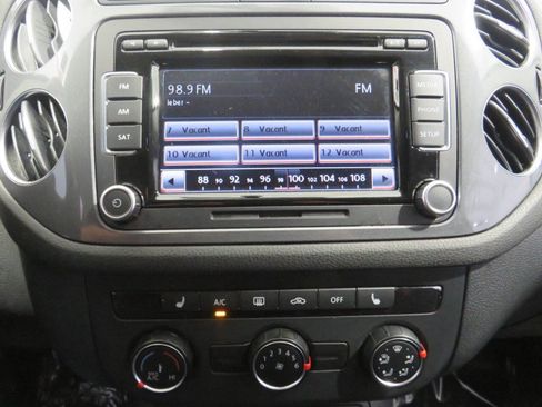 Used 2015 Volkswagen Tiguan SE FWD image 15