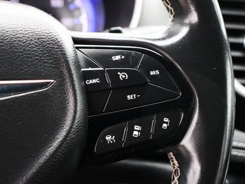 Used 2021 Chrysler Pacifica Touring w/ S Appearance Package image 25