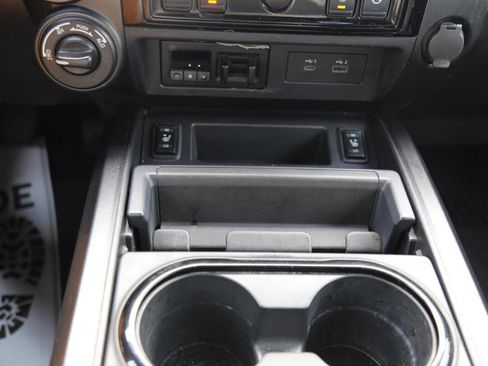 Used 2021 Nissan Titan PRO-4X w/ Pro-4x Convenience Package image 16