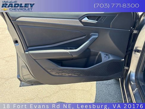 Used 2022 Volkswagen Jetta SE FWD image 12