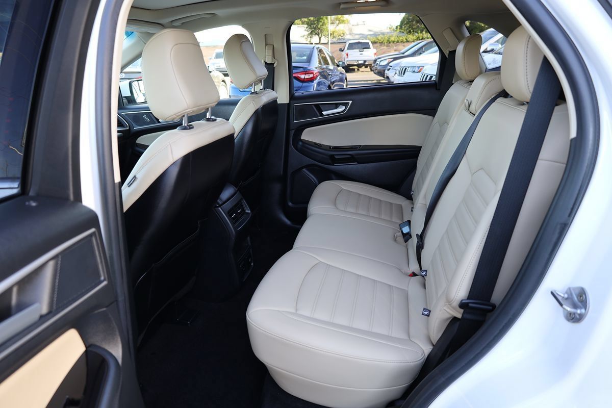 Used 2020 Ford Edge SEL w/ Convenience Package FWD image 11