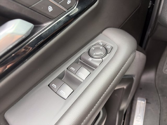 Used 2026 Chevrolet Tahoe LT RWD image 10
