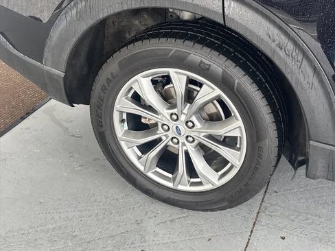 Used 2022 Ford Explorer XLT w/ Equipment Group 202A AWD/4WD image 27
